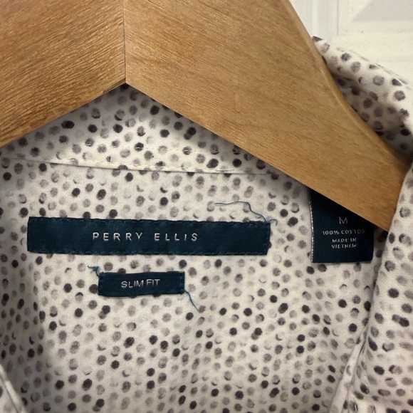 Perry Ellis White and Black Patterned Shirt - Picture 2 of 4